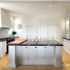 Traditional Farmhouse Kitchen